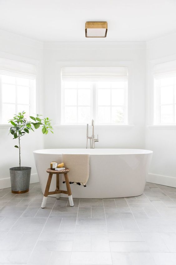 Bathtubs & Showers